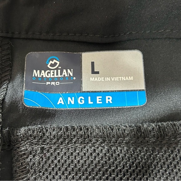 Magellan Outdoors Pro Angler Men's Shorts Realtree Black Camo Size Large - Picture 3 of 9